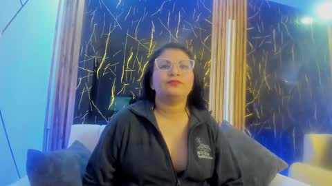 dahlia_vera23_aws online show from 09/22/25, 03:52