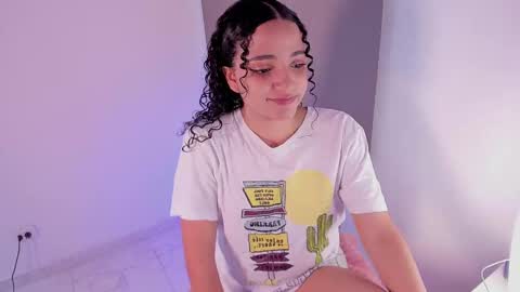 Snapshot of dahliabrowniee chatting on 03/05/25, 10:32 Dahli online show from 03/05/25, 10:32