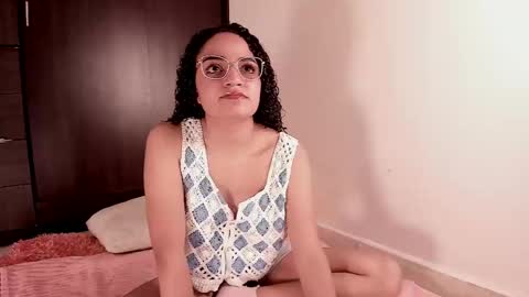 Snapshot of dahliabrowniee chatting on 09/20/25, 08:32 Dahli online show from 09/20/25, 08:32