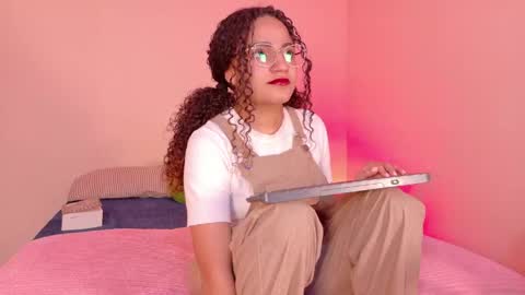 Snapshot of dahliabrowniee chatting on 06/08/26, 06:36 Dahli online show from 06/08/26, 06:36