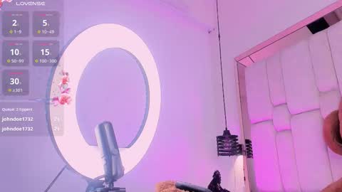 Daia Ortiz  online show from 10/21/25, 07:47