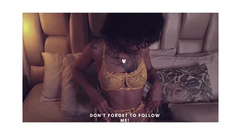 Snapshot of daiana_curly chatting on 01/25/25, 12:37 Daiana online show from 01/25/25, 12:37