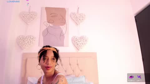 Snapshot of daiana_curly chatting on 02/12/25, 12:01 Daiana online show from 02/12/25, 12:01