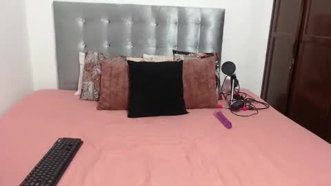 Snapshot of daiishawolf chatting on 09/21/25, 07:37 Daiisha.. online show from 09/21/25, 07:37