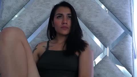 daila_ online show from 01/17/25, 03:22