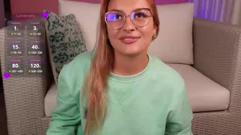 Snapshot of dailyn__1 chatting on 12/17/25, 07:42 Dailyn online show from 12/17/25, 07:42