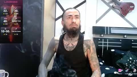 Snapshot of daimon_rock01 chatting on 10/14/25, 04:24 felipe online show from 10/14/25, 04:24