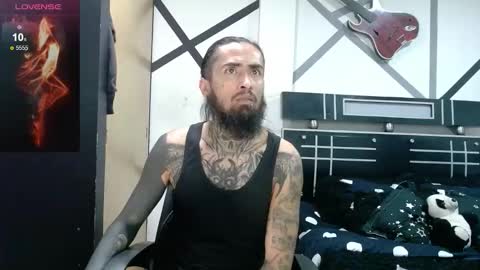 Snapshot of daimon_rock01 chatting on 10/22/25, 05:19 felipe online show from 10/22/25, 05:19