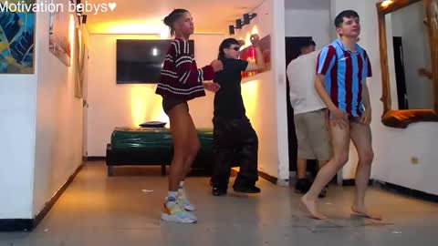 daiquirie online show from 04/19/26, 06:10