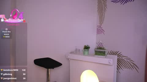 Lauren            online show from 03/10/25, 03:41