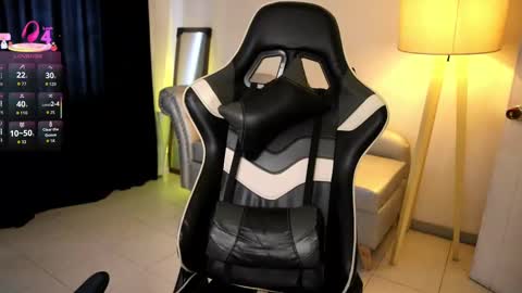 Lauren            online show from 09/09/25, 02:38