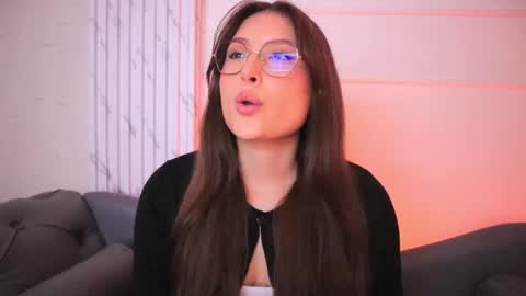 Lauren            online show from 12/20/25, 04:08