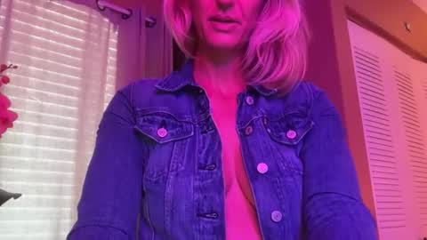 Daisy137 online show from 02/24/26, 07:45