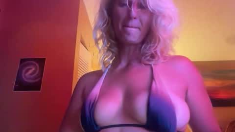 Daisy137 online show from 05/01/26, 12:04