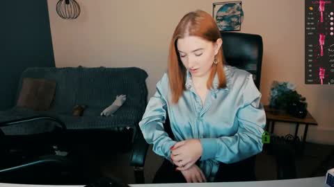 Snapshot of daisy_candy chatting on 12/02/24, 10:34 Little Di online show from 12/02/24, 10:34