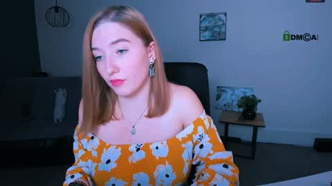 Snapshot of daisy_candy chatting on 12/20/24, 01:43 Little Di online show from 12/20/24, 01:43