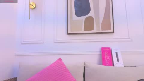 Daisy Price online show from 06/05/26, 10:43