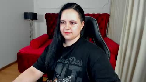 Snapshot of daisyharts chatting on 07/26/26, 05:31 DaisyHarts online show from 07/26/26, 05:31