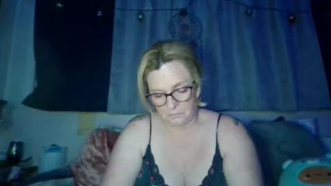 Snapshot of daisylays chatting on 11/12/25, 09:10 daisy online show from 11/12/25, 09:10