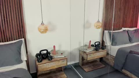 daisylin_mb online show from 10/30/25, 07:47