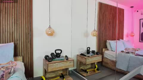 daisylin_mb online show from 12/19/25, 12:01