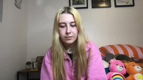 Snapshot of daisymynx chatting on 04/15/26, 03:13 daisymynx online show from 04/15/26, 03:13