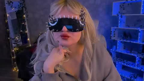 Daisy online show from 02/22/26, 01:51