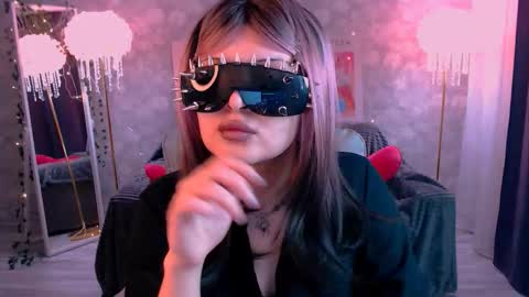 Daisy online show from 03/07/26, 02:58