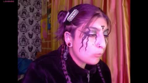    --  -- help me reach 100 hands up  online show from 11/01/25, 05:09