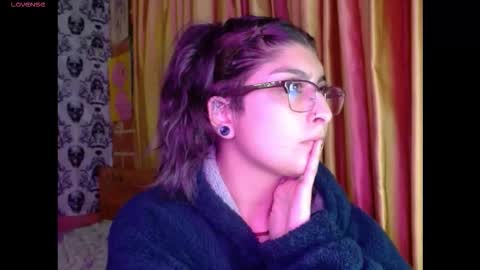    --  -- help me reach 100 hands up  online show from 11/12/25, 03:29