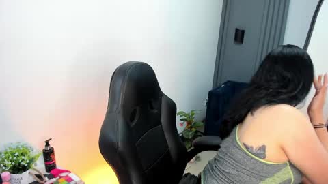 Snapshot of dakhota_rouge chatting on 06/05/26, 05:25 Dakhota online show from 06/05/26, 05:25