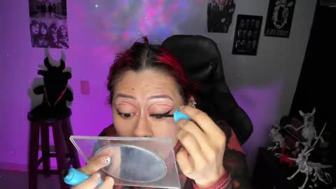 Snapshot of dakota_crab chatting on 11/21/25, 11:47 Dakota Crab online show from 11/21/25, 11:47