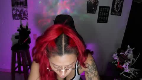 Snapshot of dakota_crab chatting on 11/30/25, 09:08 Dakota Crab online show from 11/30/25, 09:08