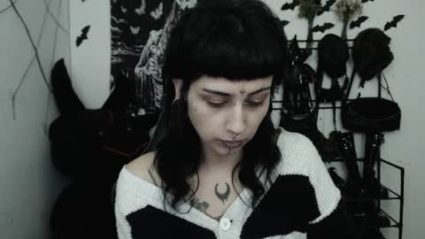 Snapshot of dakota_krall_ chatting on 05/06/26, 02:40 dakota online show from 05/06/26, 02:40