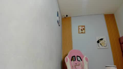 dakota_x18 online show from 10/29/25, 01:46