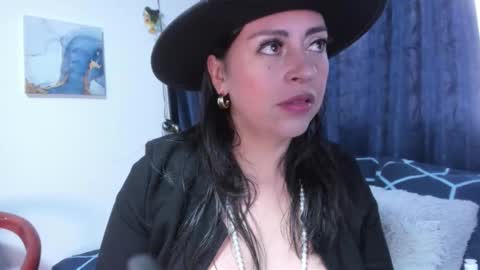 Dakotaagray online show from 11/20/25, 11:32