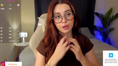 dakottaa__ online show from 12/20/24, 10:43