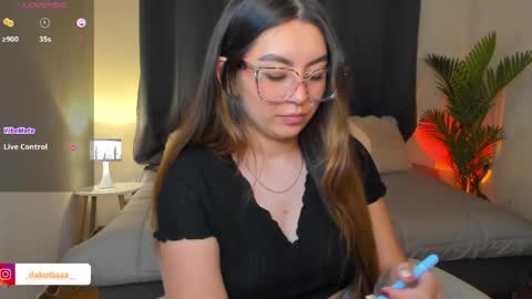 dakottaa__ online show from 04/13/26, 11:43