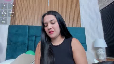Snapshot of dalia_alissa chatting on 03/17/26, 02:31 Violeta online show from 03/17/26, 02:31