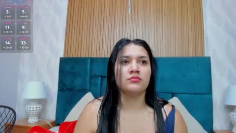 Snapshot of dalia_alissa chatting on 03/21/26, 12:21 Violeta online show from 03/21/26, 12:21