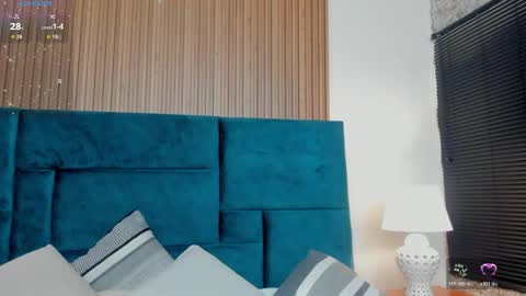 Snapshot of dalia_alissa chatting on 04/21/26, 12:44 Violeta online show from 04/21/26, 12:44