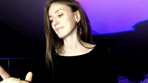 Dalia  online show from 12/11/24, 01:17