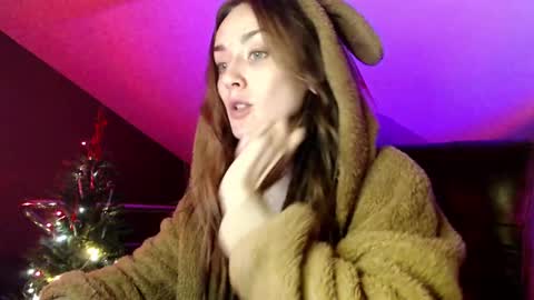 Dalia  online show from 12/29/24, 01:17