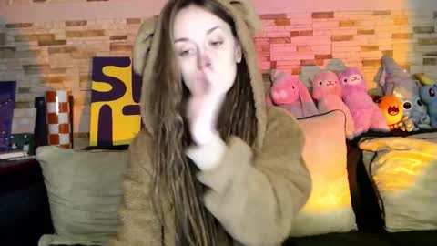 Dalia  online show from 10/12/25, 10:14