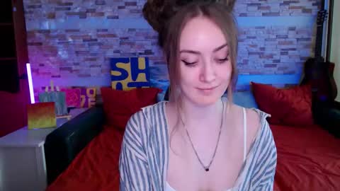 Snapshot of dalia_peach chatting on 03/19/26, 10:19 Dalia online show from 03/19/26, 10:19