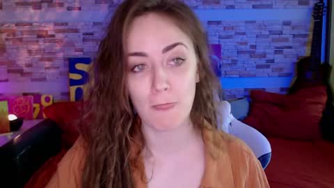 Snapshot of dalia_peach chatting on 05/20/26, 11:05 Dalia online show from 05/20/26, 11:05
