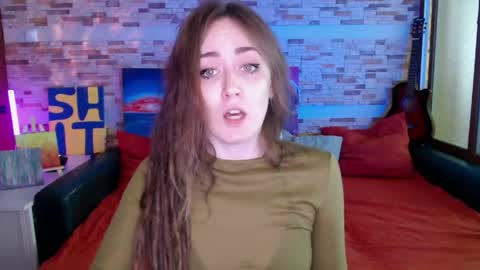 Snapshot of dalia_peach chatting on 05/22/26, 10:32 Dalia online show from 05/22/26, 10:32