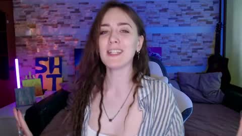 Snapshot of dalia_peach chatting on 05/29/26, 10:35 Dalia online show from 05/29/26, 10:35