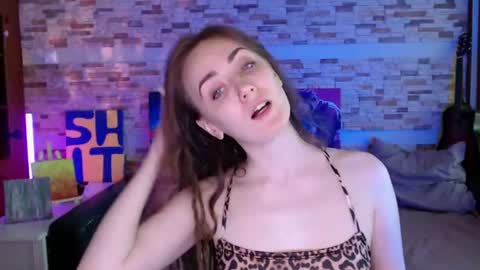 Snapshot of dalia_peach chatting on 06/21/26, 10:18 Dalia online show from 06/21/26, 10:18
