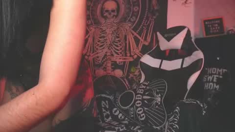 dalia_vorhees online show from 12/19/25, 01:34